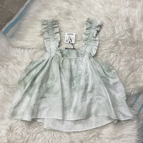 Zara Tops - Womens Zara shirt